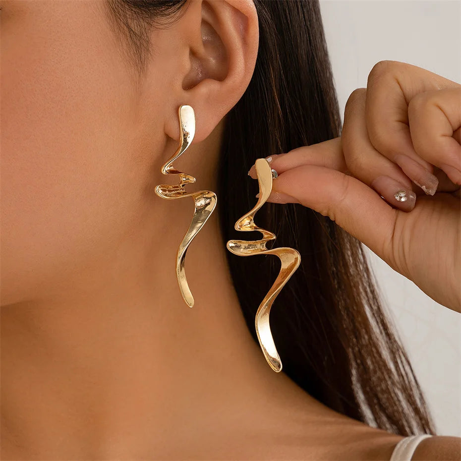 Ingemark Vintage Irregular Wave Snake Long Drop Earrings for Women Creative Geometric Gold Color Piercing Earrings Wed Jewelry